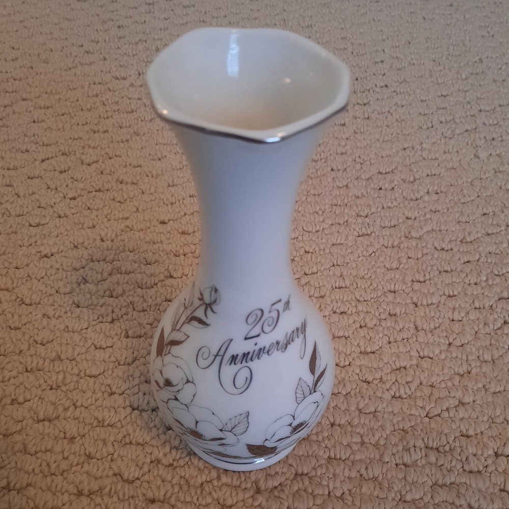 25th Anniversary vase, preowned